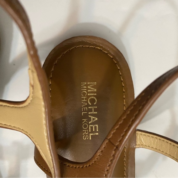 Michael Kors Thong T- Strap Flats Sandals women’s size 9M, Brown - Picture 14 of 15